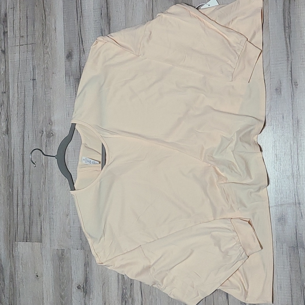 Athletic leisure top